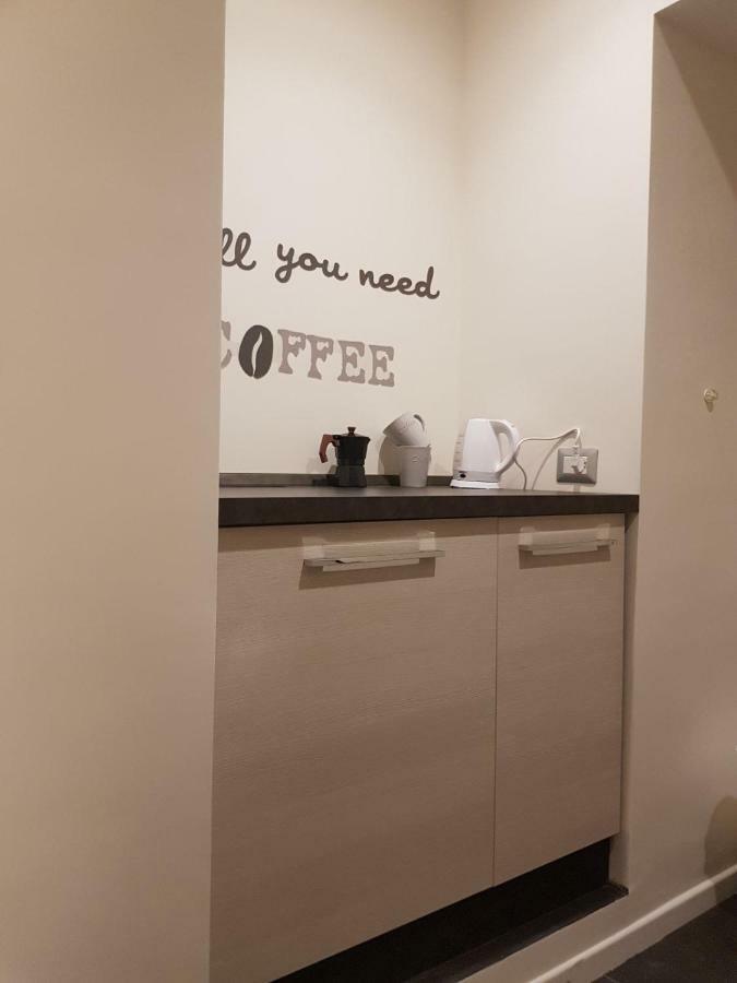 Home "Suite" Home نابولي المظهر الخارجي الصورة