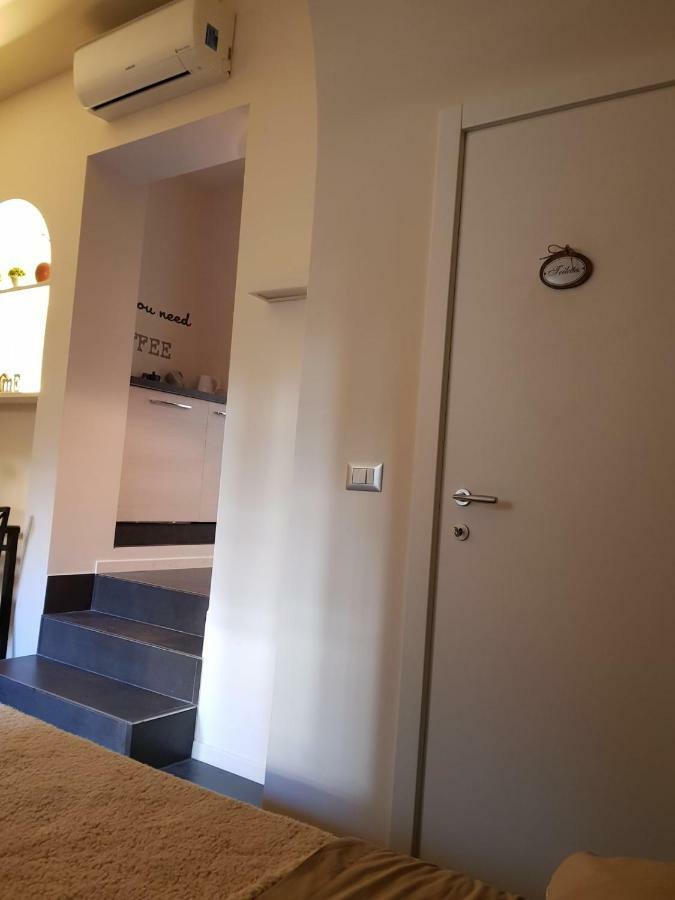 Home "Suite" Home نابولي المظهر الخارجي الصورة