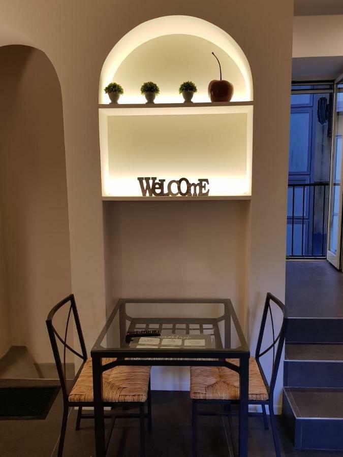 Home "Suite" Home نابولي المظهر الخارجي الصورة
